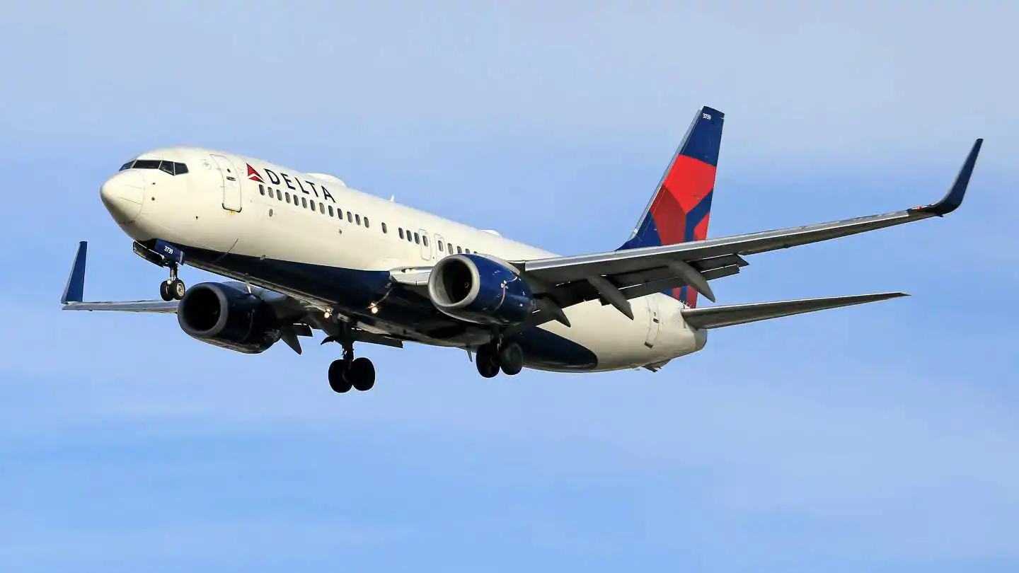 delta Plane Taking Off